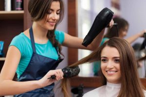 The Benefits of Regularly Visiting a Professional Hairstylist